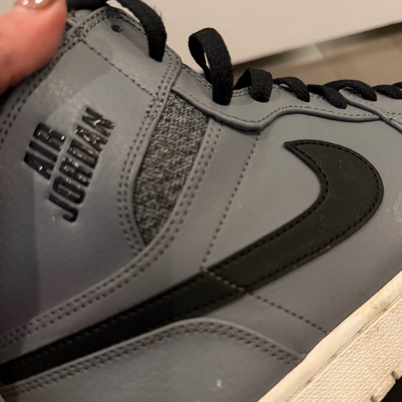 Air Jordan Men's 1 Retro Hugh Top Black and Gray Sneakers - Picture 9 of 16